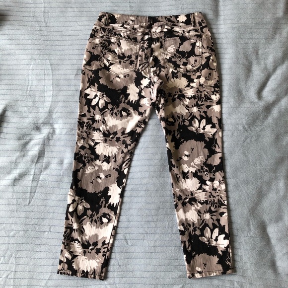 Kenneth Cole Skinny Jeans - Picture 2 of 4